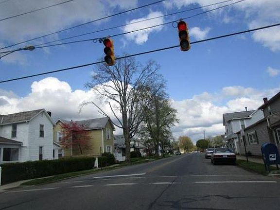 3rd image of 410 E 6th Ave