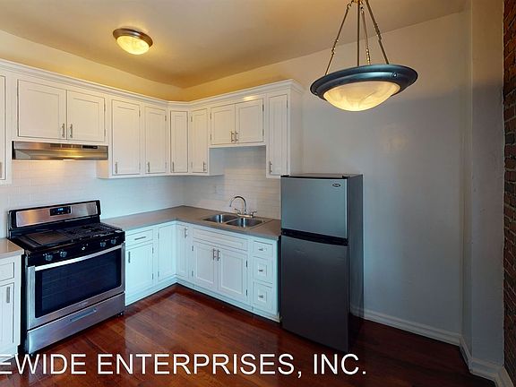 5th image of 715 S Saint Andrews Pl #301
