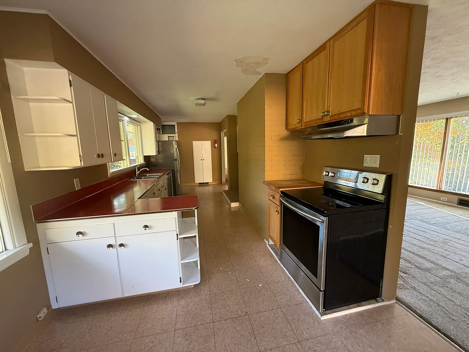 3 bed, 1150 sqft, $2,150 — Photo 4