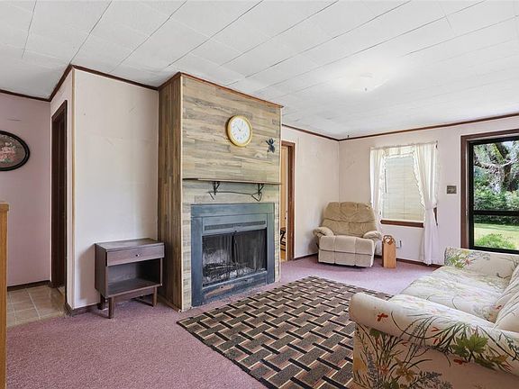 4th image of 242 Zoller St