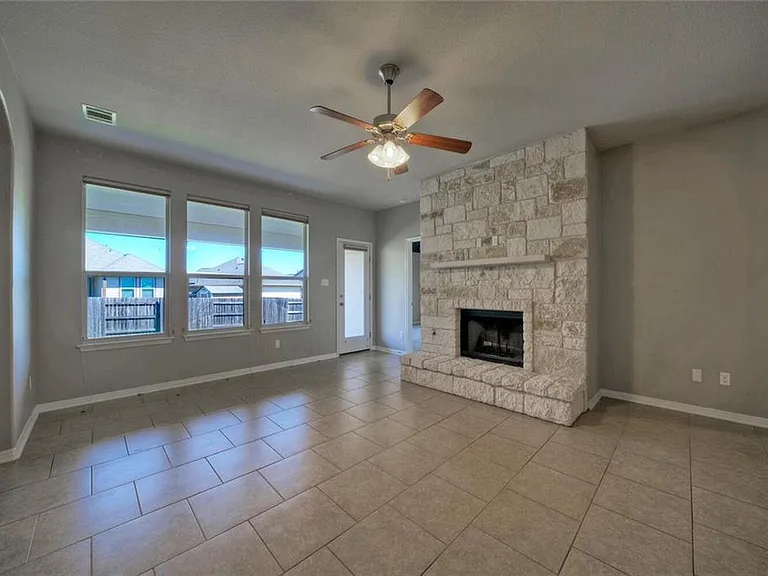 18413 SW Falcon Pointe Blvd — Photo 7