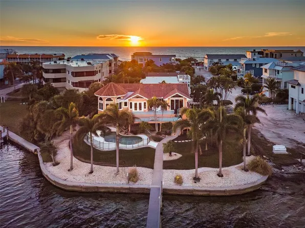 115 8th St S, Bradenton Beach, FL 34217