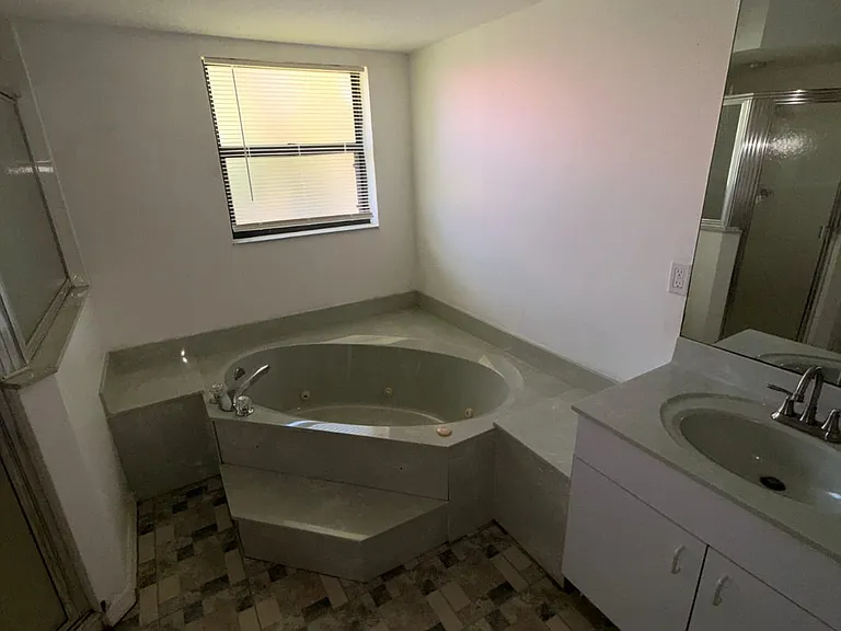 1474 Dewitt St — Photo 24