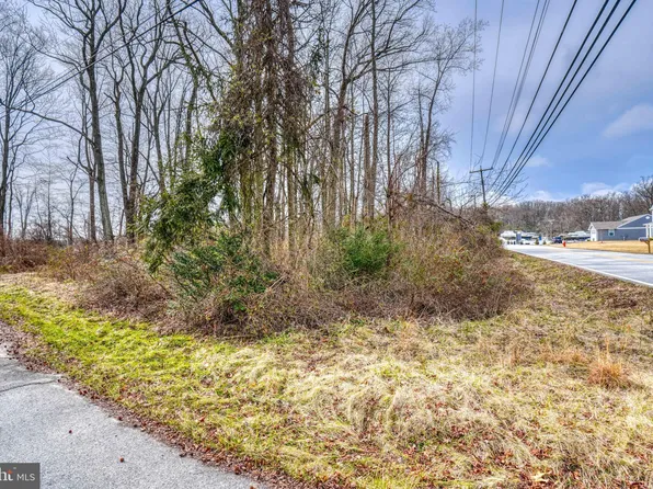 534 Turkey Point Rd, Essex, MD 21221