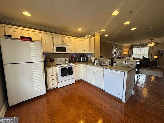 4th image of 490 Barnett Shoals Rd APT 229