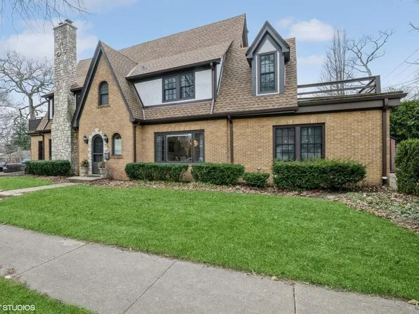 290 Vernon Ave, Glencoe, IL 60022