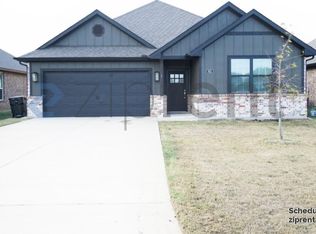 631 Gould St, Pilot Point, TX 76258