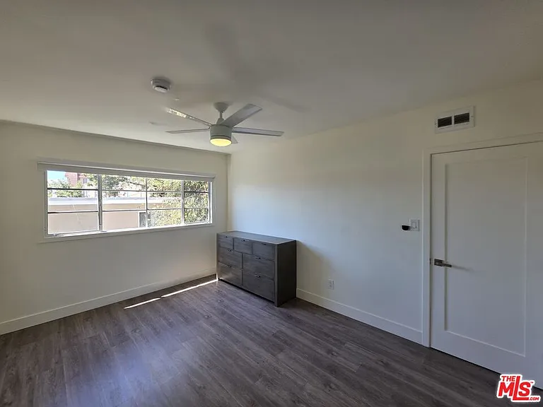 1635 S Beverly Glen Blvd #6 — Photo 9