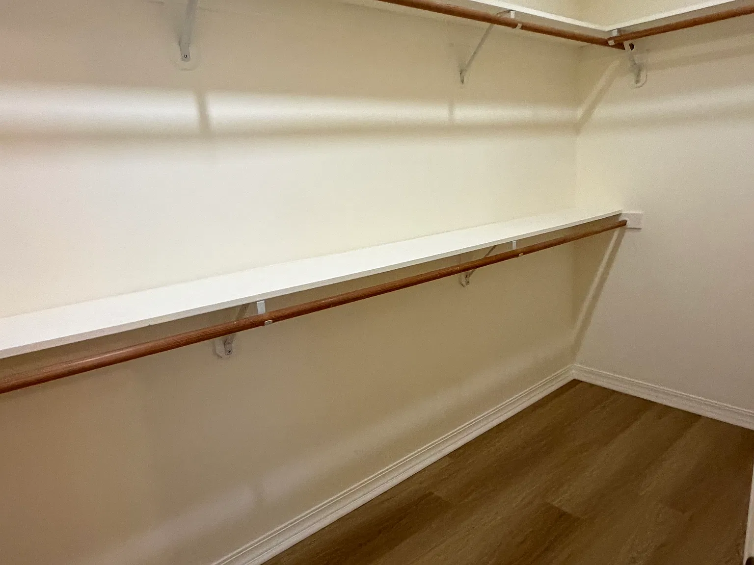 2 bed, 909 sqft, $2,700 — Photo 4