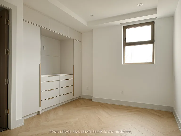 32 Rowanwood Ave #4 — Photo 28