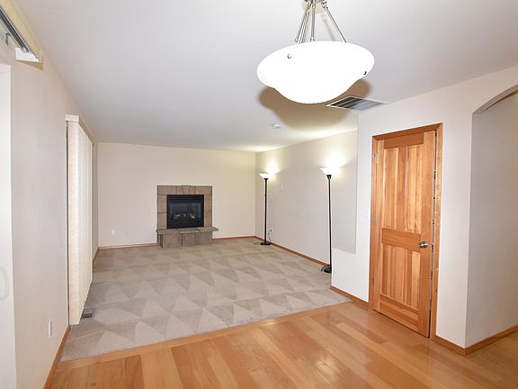 3rd image of 12817A Meridian Ave N