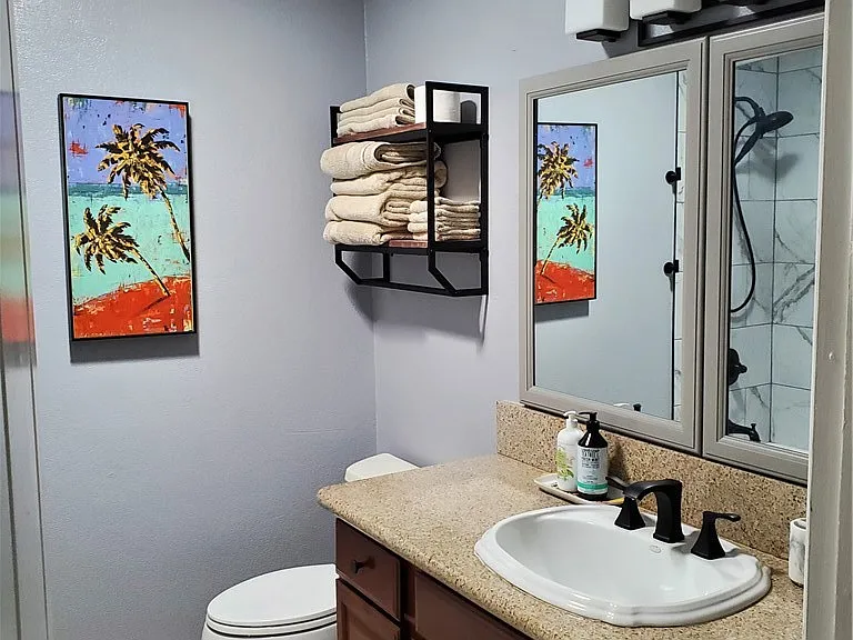 2098 N San Clemente Rd — Photo 11