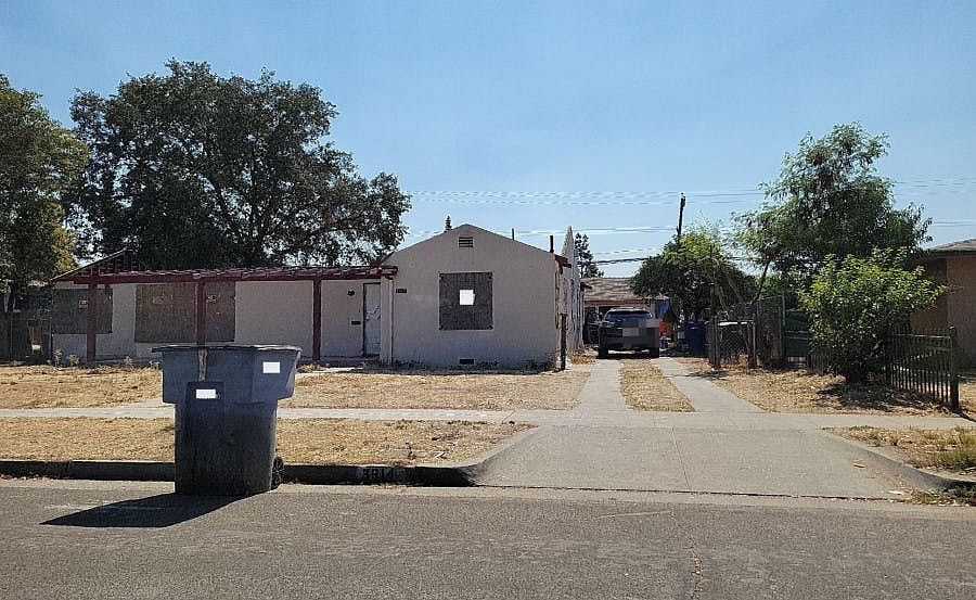 2nd image of 3614 E Hammond Ave
