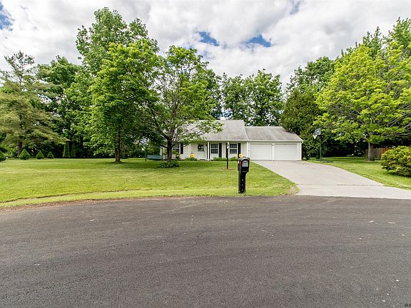 2nd image of 40 Cedarwood Dr