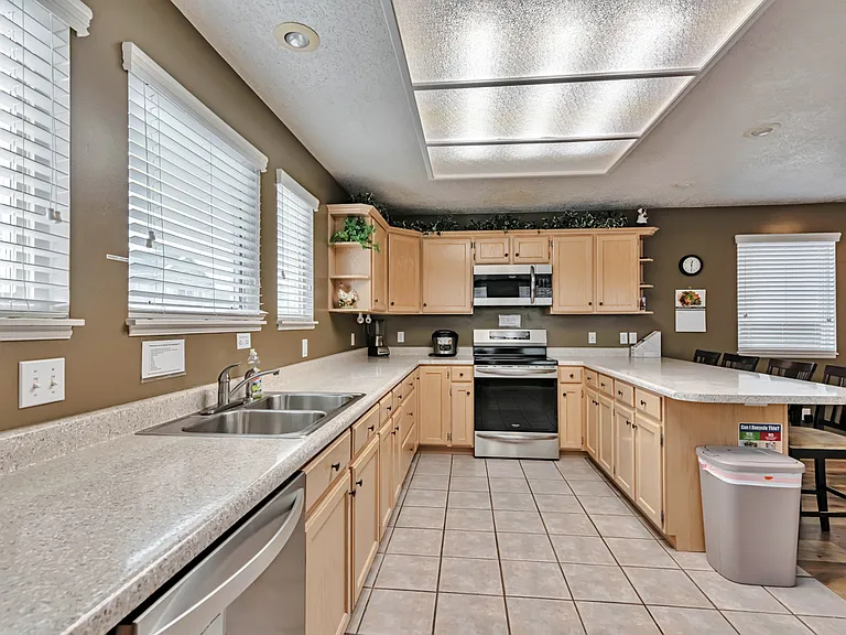 3577 E Rustic Spring Ln — Photo 3