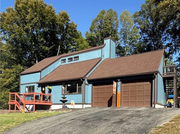 232 Country Club Rd, Mount Airy, NC 27030