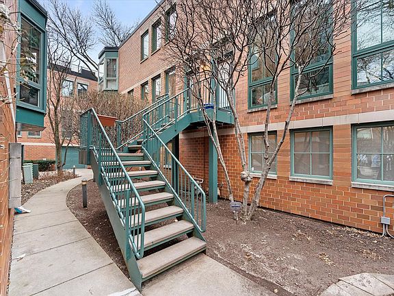 2nd image of 2707 N Lincoln Ave APT G