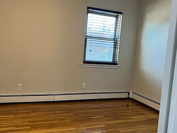 3rd image of 184 Brinsmade Ave #1