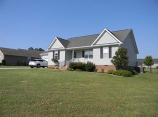 141 Rustling Oaks Dr, Sparta, TN 38583