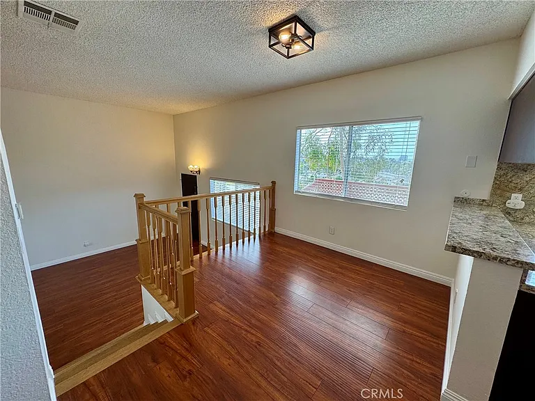 1523 E Windsor Rd #105B — Photo 4