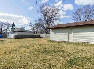 8608 Waterview Rd, Machesney Park, IL 61115