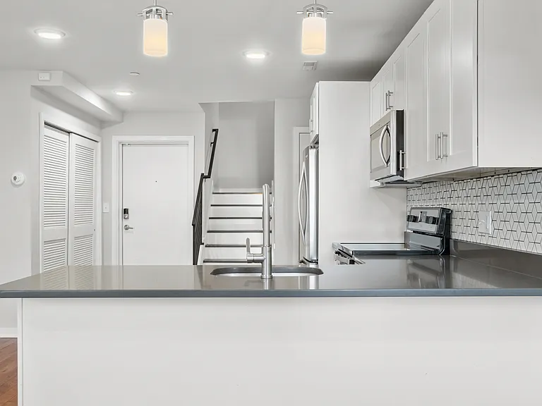 1329 N Randolph St #4 — Photo 8