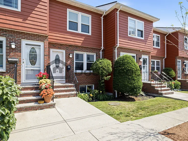 40 Brook St — Photo 4