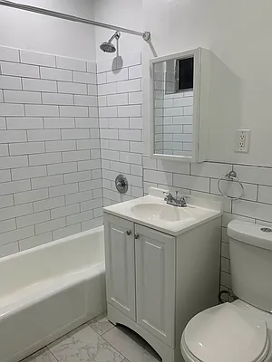 Rented by Salon Realty Corp | media 19