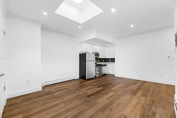 Rented by REAL New York | media 3