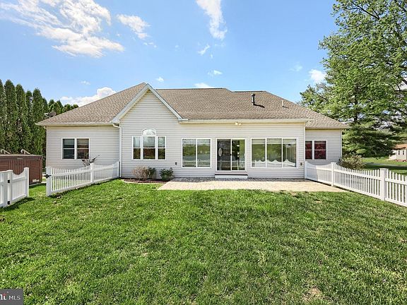 4th image of 16 Hines Dr