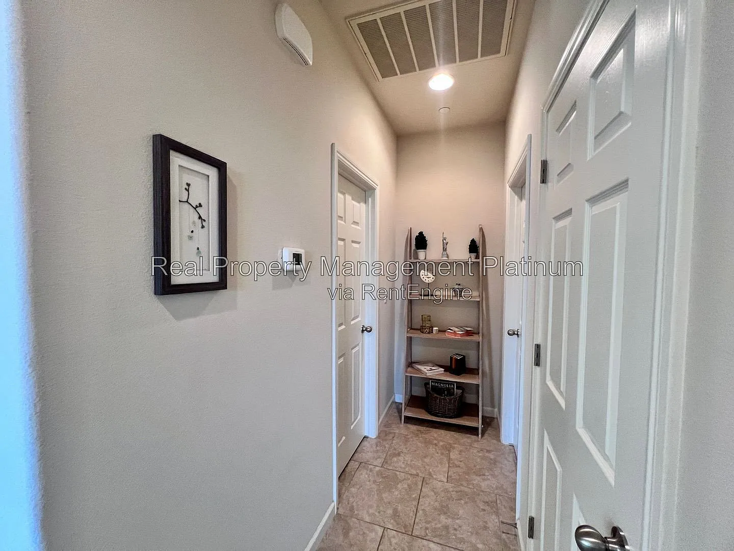 3 bed, 3.0 bath, 2014 sqft, $2,595 — Photo 3