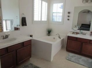 4429 W Pinsapo Dr, Fresno, CA 93722