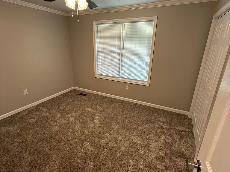 4606 Mountain Crest Dr — Photo 17