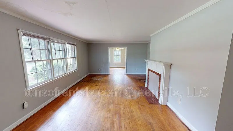 3 bed, 2.5 bath, $1,550 — Photo 2