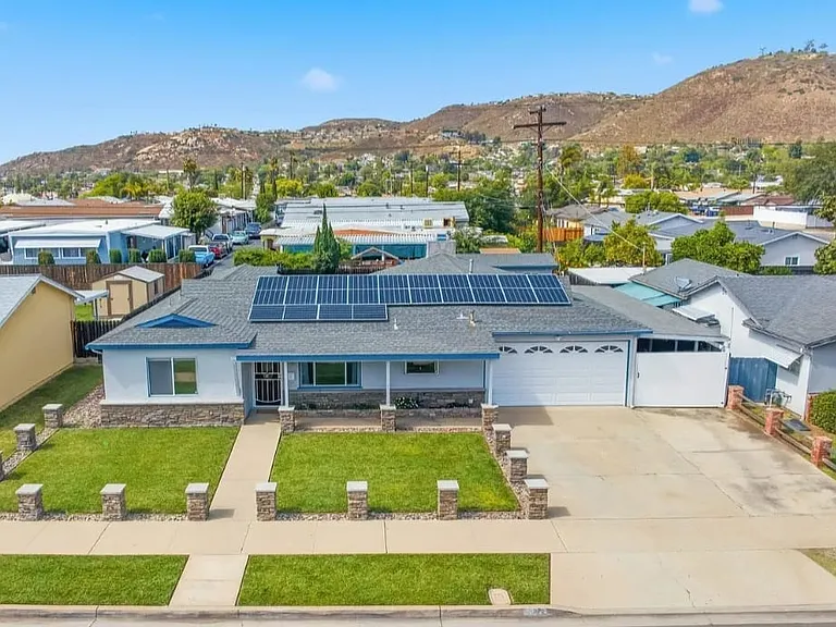 936 Spinel Ave — Photo 1