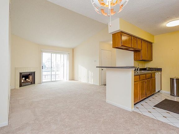 3rd image of 2120 El Paseo St APT 508