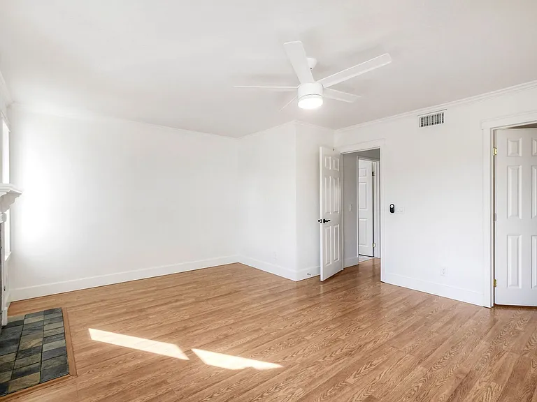 6904 Carnation Dr — Photo 17