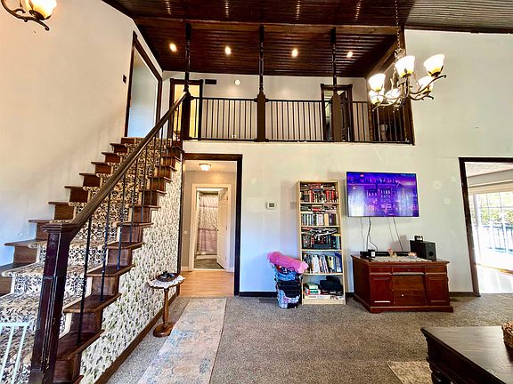 5th image of 3326 Henley Comstock Rd