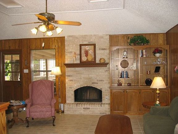2nd image of 2523 Town Field St
