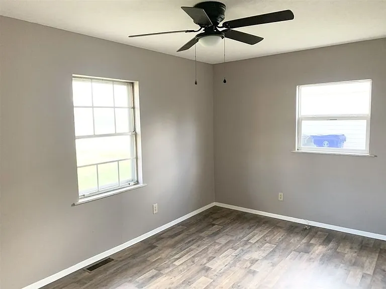 3513 Cedar Ct — Photo 4