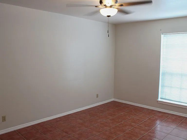 8401 N New Braunfels Ave #109 — Photo 13