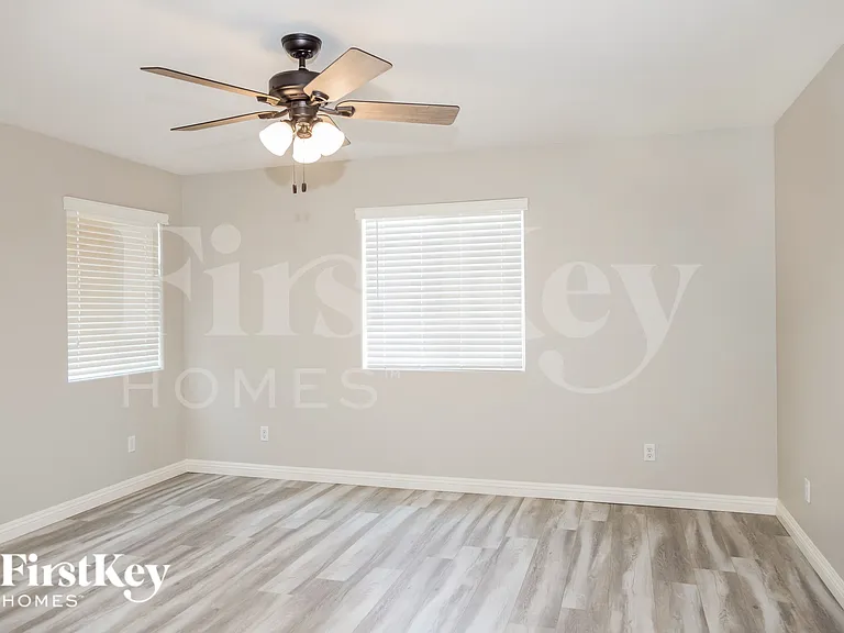 6074 Peaceful Creek St — Photo 3