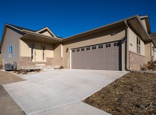 3236 W Rye Ridge Trl, Freeport, IL 61032