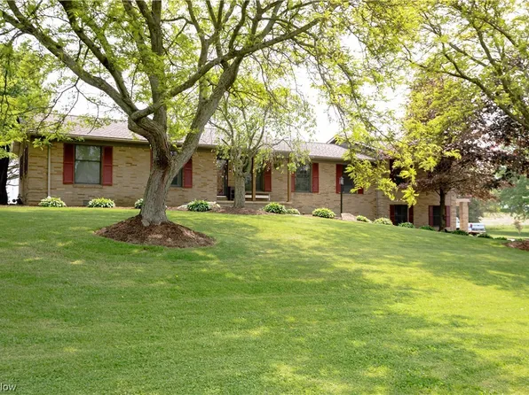 13366 Sara Ave NW, Hartville, OH 44632