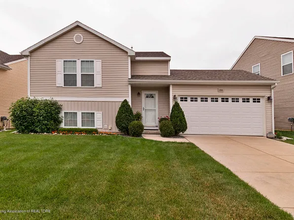 15860 Turnberry St, Lansing, MI 48906