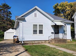 120 Gay St, Manchester, IA 52057