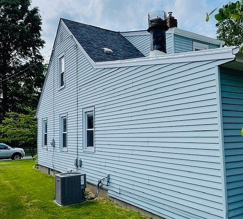 3rd image of 1831 18th St