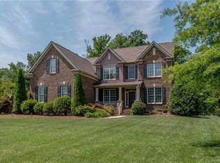2017 Groves Edge Ln, Waxhaw, NC 28173