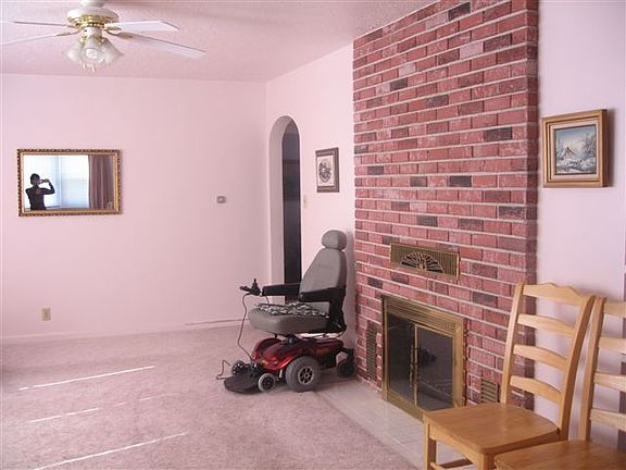 3rd image of 151 N Idaho St