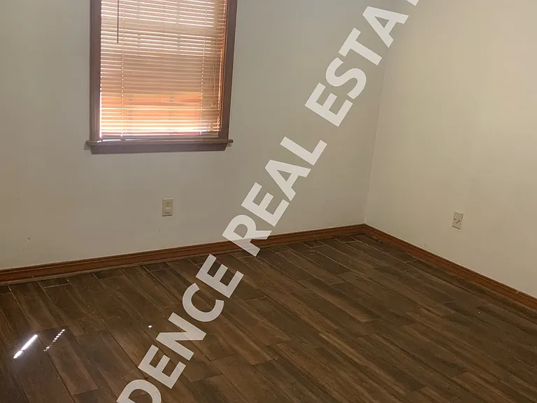 1006 Sybil Dr — Photo 9